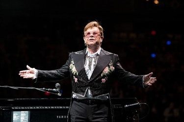 Elton John Celebra su Cumpleaños 75