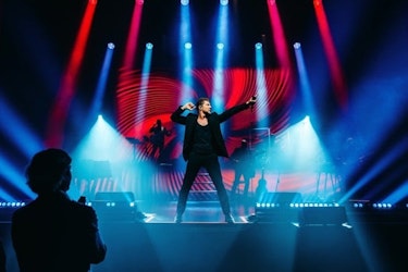 David Bisbal desata la locura en el cierre de sus 20 Noches