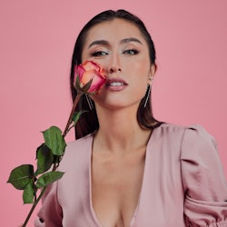 Casandra Paz estrena nuevo sencillo “La Burbuja” ft. Adrián Bello