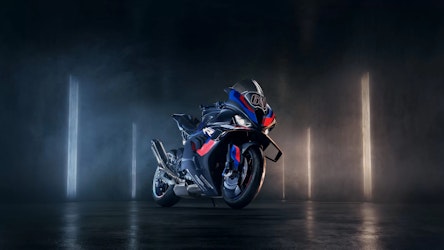 Haz tuya la pista, "RIDE 5" presenta creador de carreras online y más