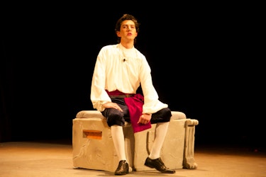 “Romeo y Julieta” en su versión monólogo se incorpora a la plataforma Teatrix, con el actor Rodolfo Ornelas