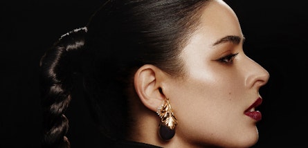 Karina Sofía estrena su álbum "La reina del cañón", producido por Gustavo Santaolalla