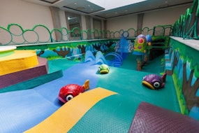 Abre “Alberca Encantada”, espacio lúdico para infancias en Los Pinos