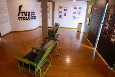 "Studio Evolución" revela la unión entre vanguardia y arte popular en el entorno cotidiano de Frida Kahlo