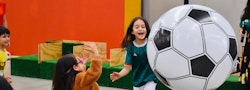 "Once", un libro que explora el futbol desde la literatura y la ilustración