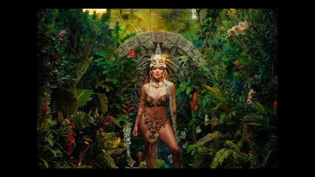Karol G lanza “Don’t Be Shy” junto con Tiësto