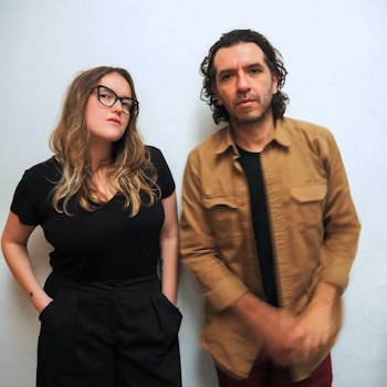 Disfruta la canción "Cúrame"  de Denise Gutiérrez y Yamil Rezc