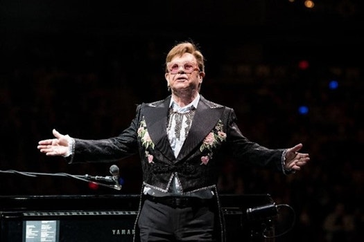 Elton John Celebra su Cumpleaños 75