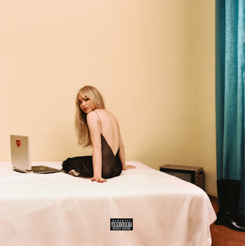 Sabrina Carpenter anuncia su próximo álbum de estudio y lanza el sencillo "Vicious"