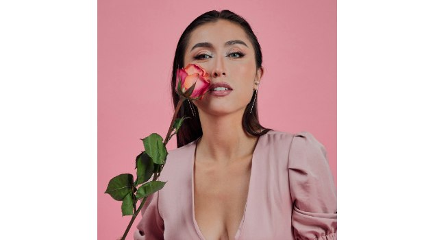 Casandra Paz estrena nuevo sencillo “La Burbuja” ft. Adrián Bello
