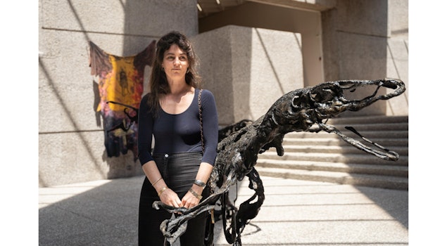 Dinosaurios y punk rock se apoderan del Museo Tamayo con la exposición “No tengo preguntas, solo respuestas” de Raphaela Vogel