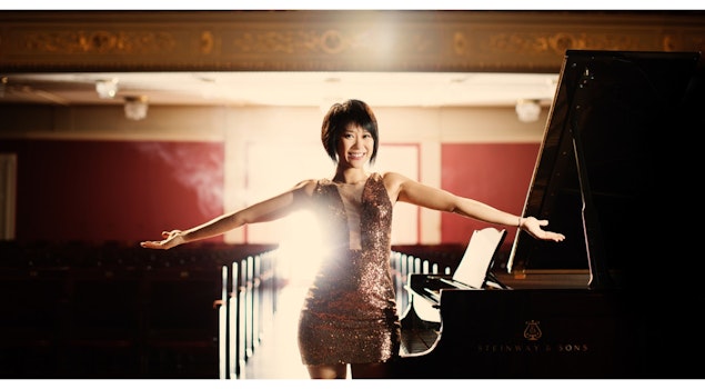 Por primera vez en el Auditorio Nacional, Yuja Wang dirigirá desde el piano a la Mahler Chamber Orchestra