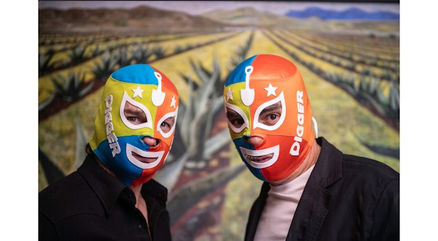 Iñárritu y Tom Cruise se ponen la máscara en México para despedir la gira de "DIGGER"